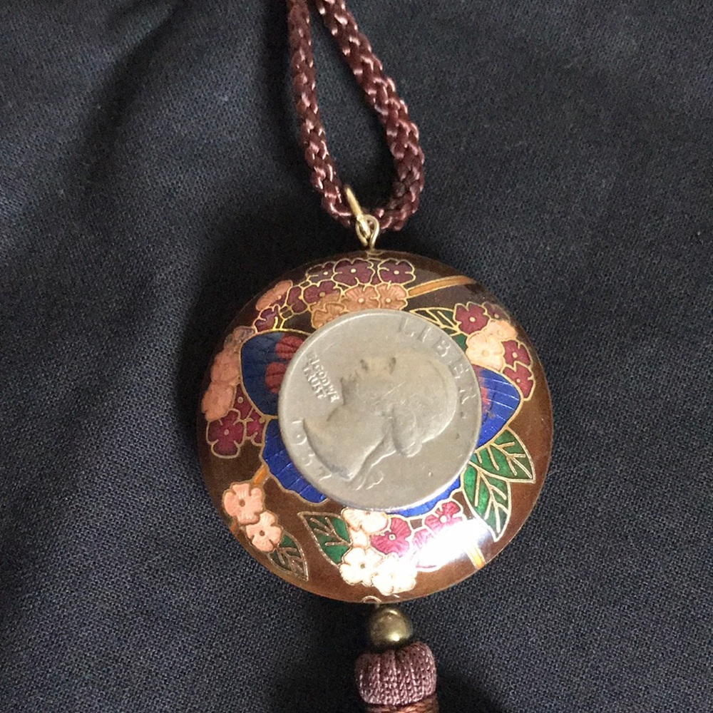 Vintage 3D Double sided Butterfly/ florals enamel necklace - Picture 9 of 15